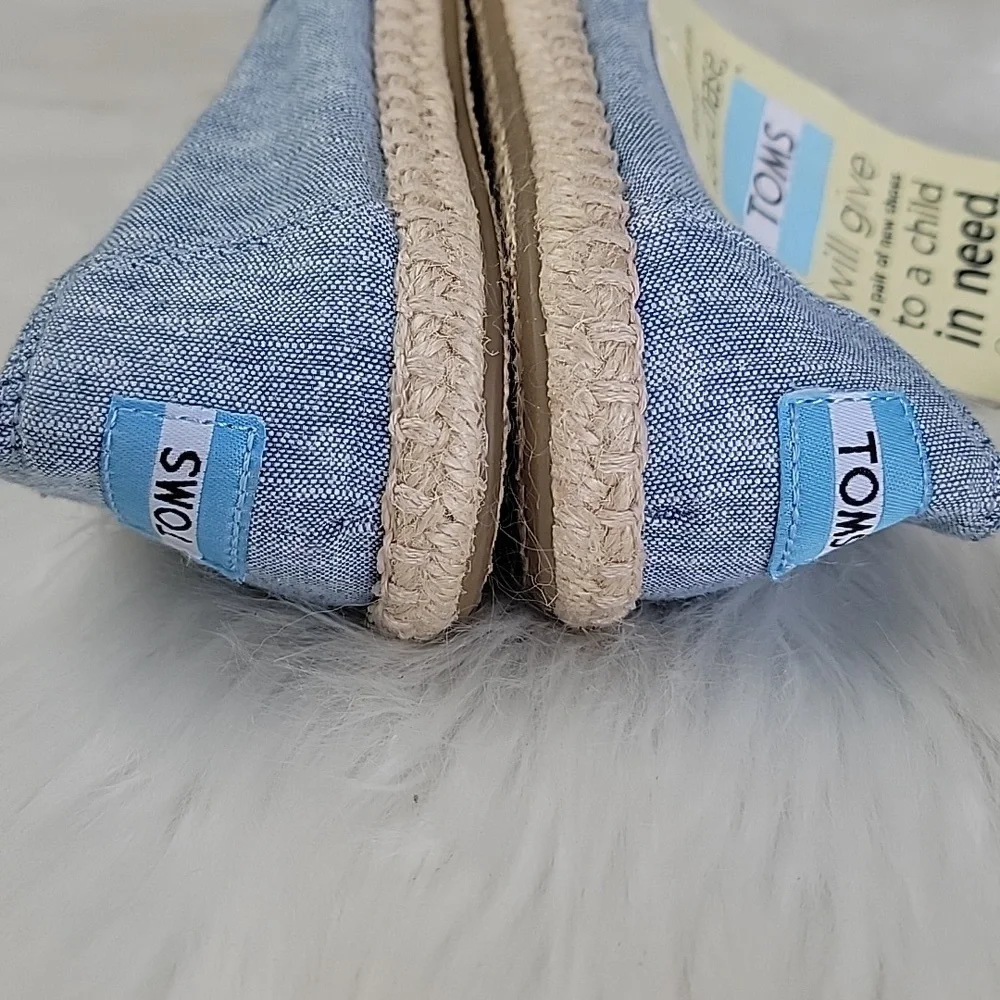 TOMS Alpargata Chambray Open Toe Blue Slip On Boho Nautical Flat Espadrilles NeW